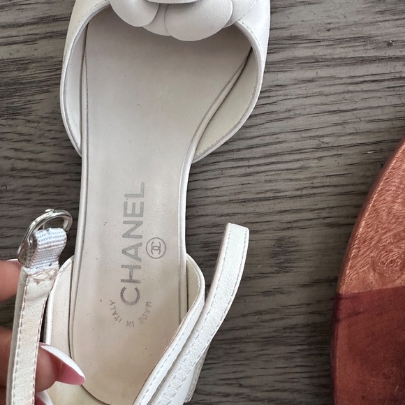 Chanel CC Logo Mary Jane . - Picture 11 of 13